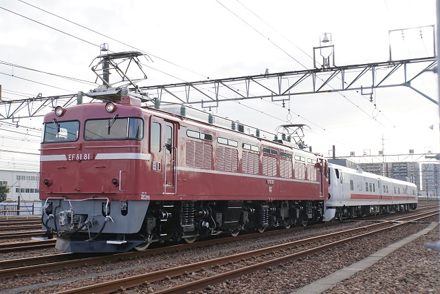 EF81 81牽引 キヤ193系 イ―ストアイD4