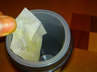 美通茶 タンブラーで飲んでみた