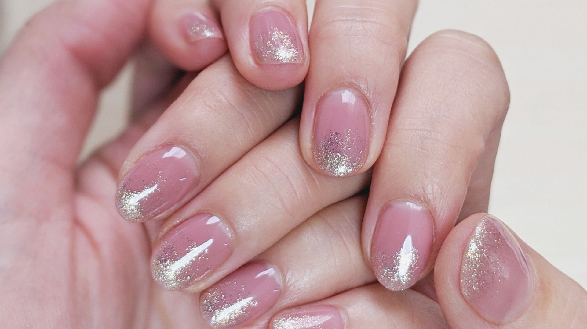 ヌーディーに先端ラメのネイルが最強かわいいなんです Amy S Nail Journal 楽天ブログ