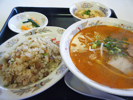 菊花楼の「タンタン麺やきめし定食」♪
