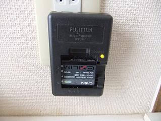 FUJIFILM充電器.jpg