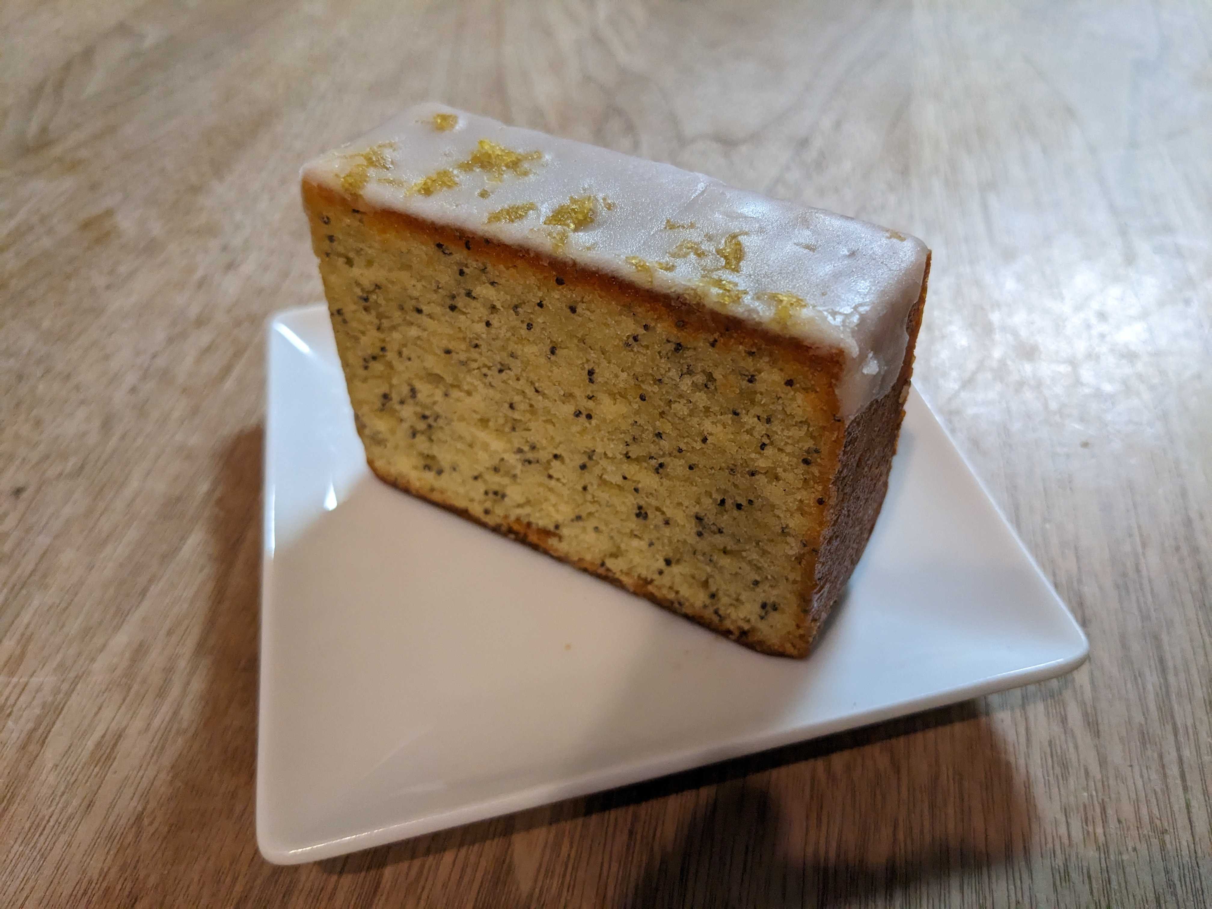 広島レモンとポピーシードのケーキ