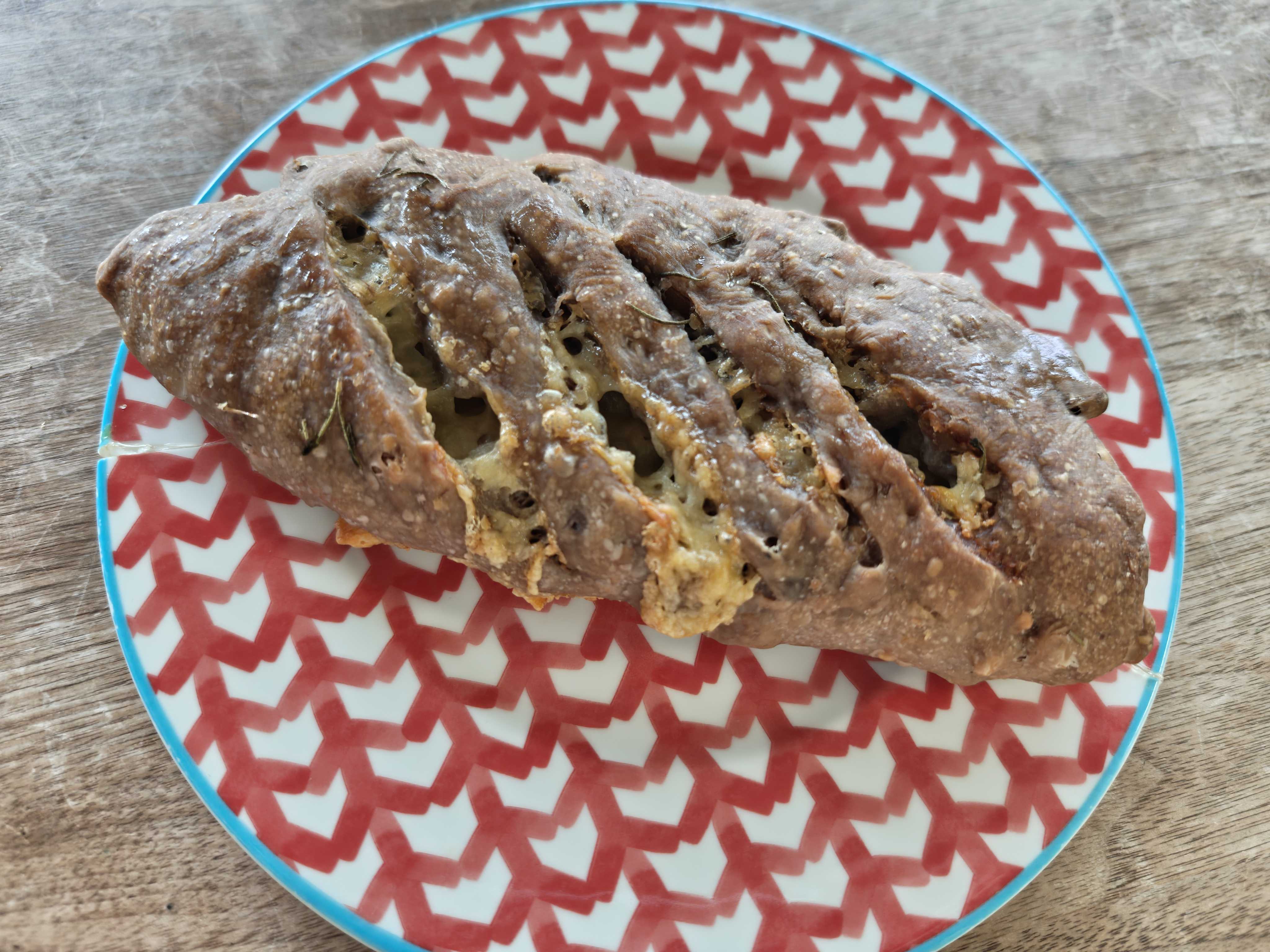 たまプラーザ駅　パン屋　ベッカライ徳太朗　通販　くるみチーズのハニーマリー