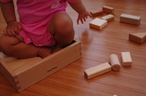 オークヴィレッジ「寄木の積木」