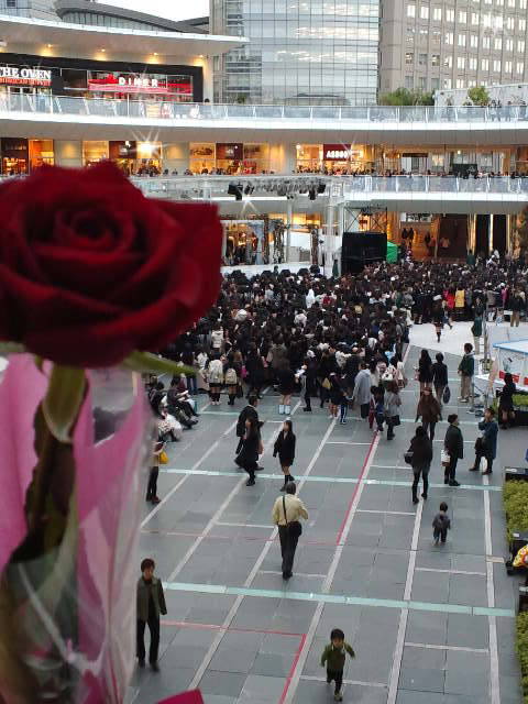 ラゾーナ川崎　　セクゾン　新曲発表