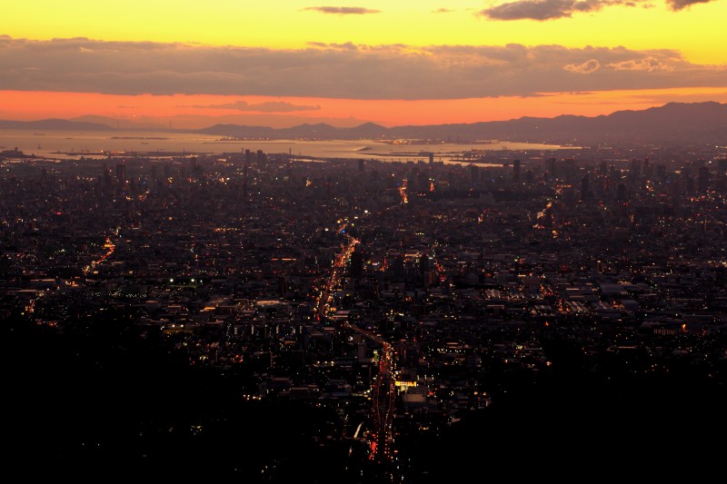 生駒山夕景_005街灯りが目立つ.jpg