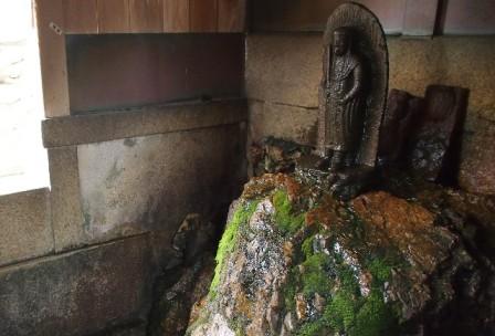 20160628-仁和寺菅公腰掛石.jpg