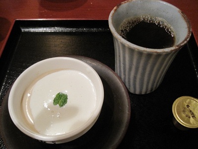 け・ほうじ茶プリンと珈琲.JPG