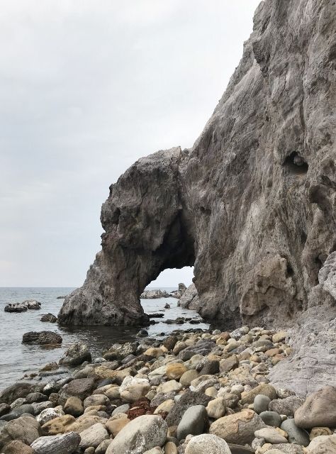 島根県隠岐の島の黒曜石 島根県隠岐の島の黒曜石 - メルカリ