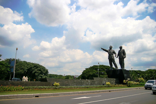 patung soekahatta.jpg