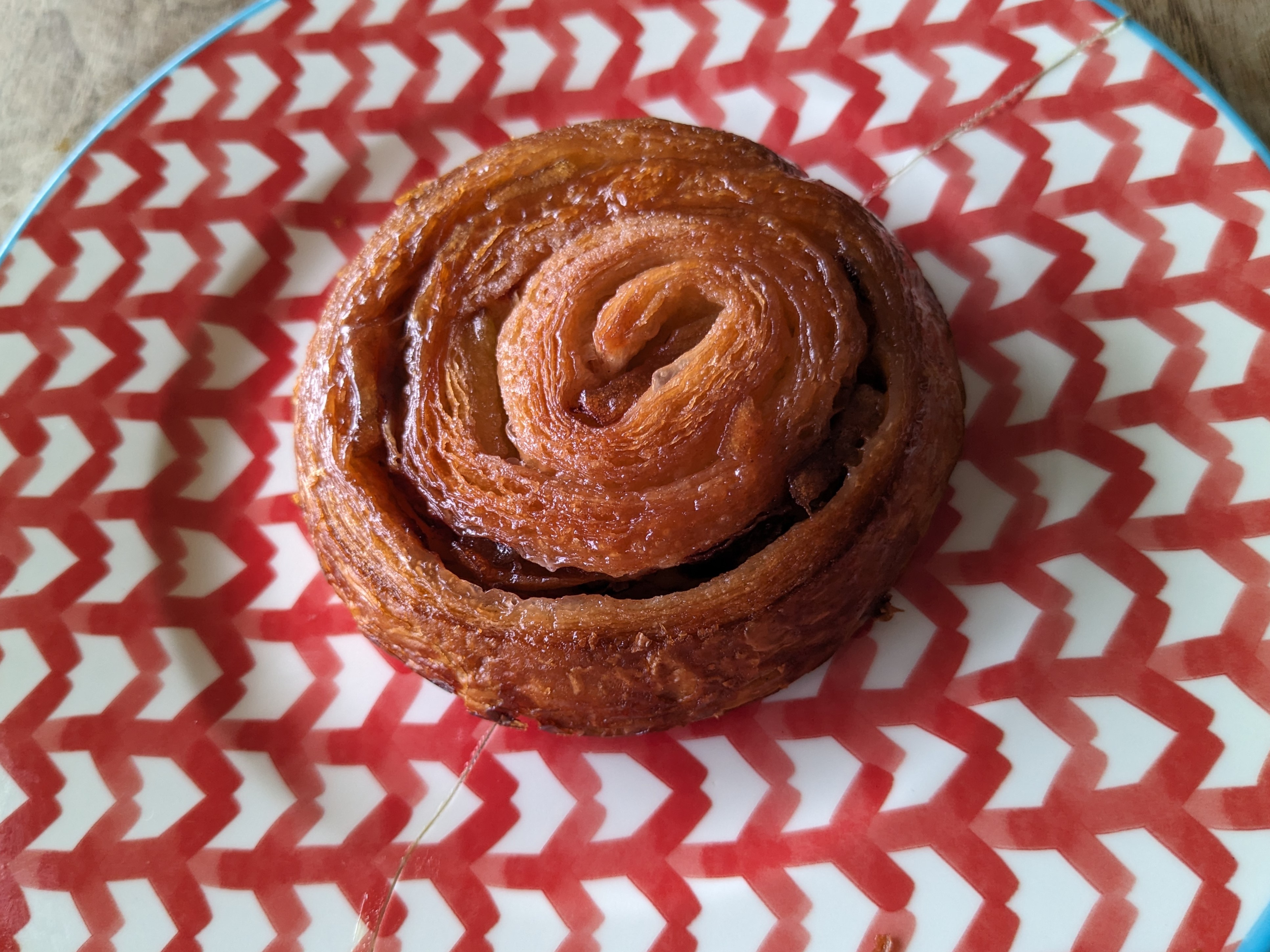 岡山市パン屋パブリックの通販　リンゴのクイニーアマン