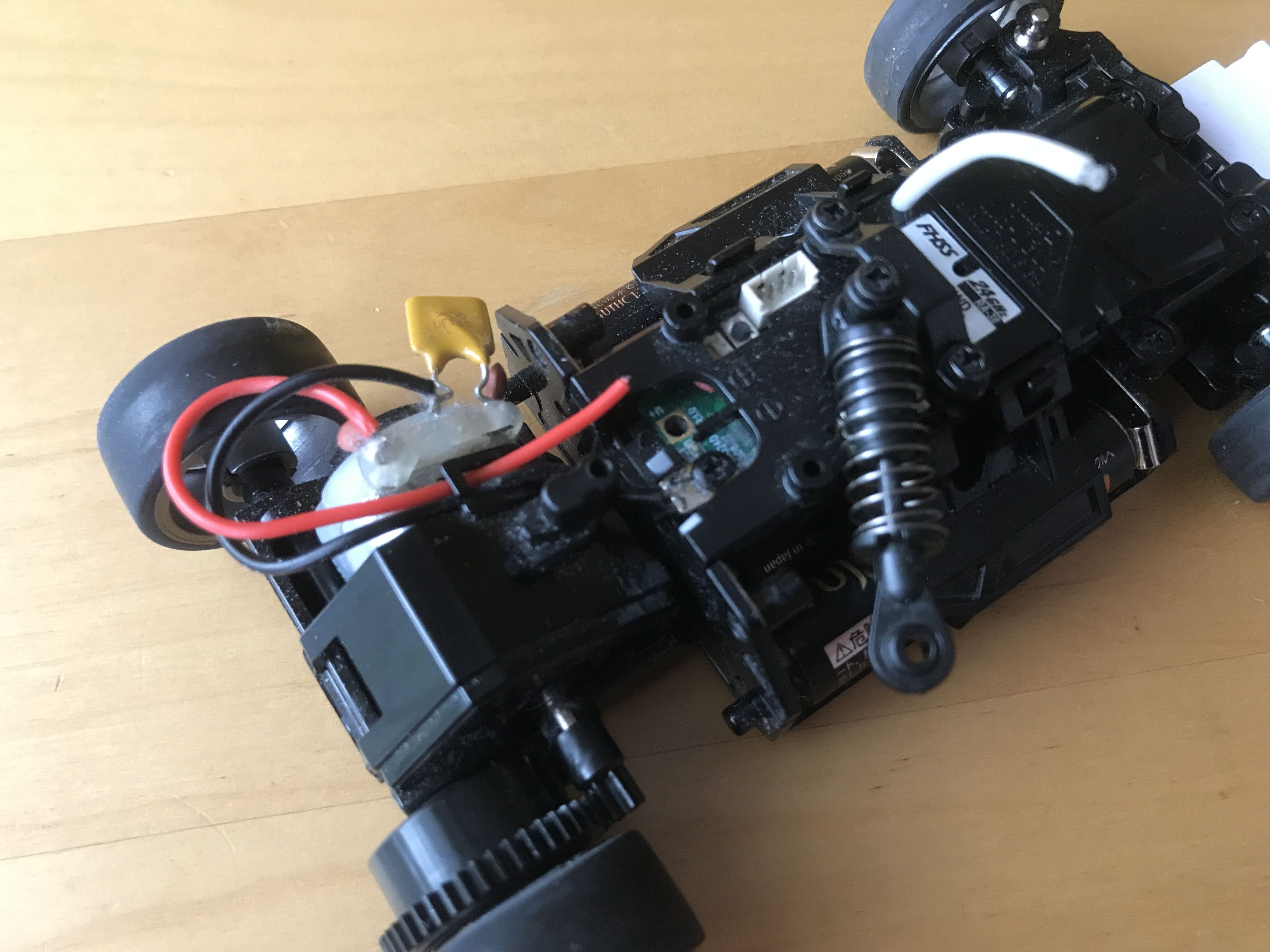 息子のミニッツ RWD 故障。 → ハンダを使って修理 の巻。 | 育 チャリ