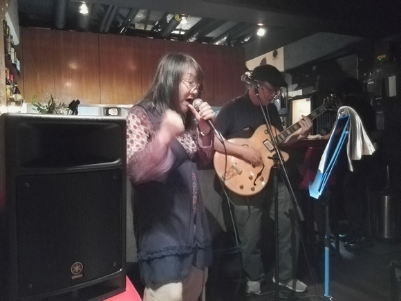 小林万里子