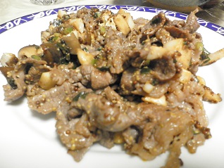 牛肉とキノコのマスタードソース
