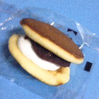 東京おかしランド　東京お菓子ランド　キョロちゃんの生どら焼きを