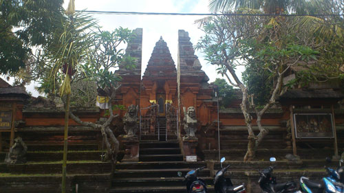 ウブド街の寺院