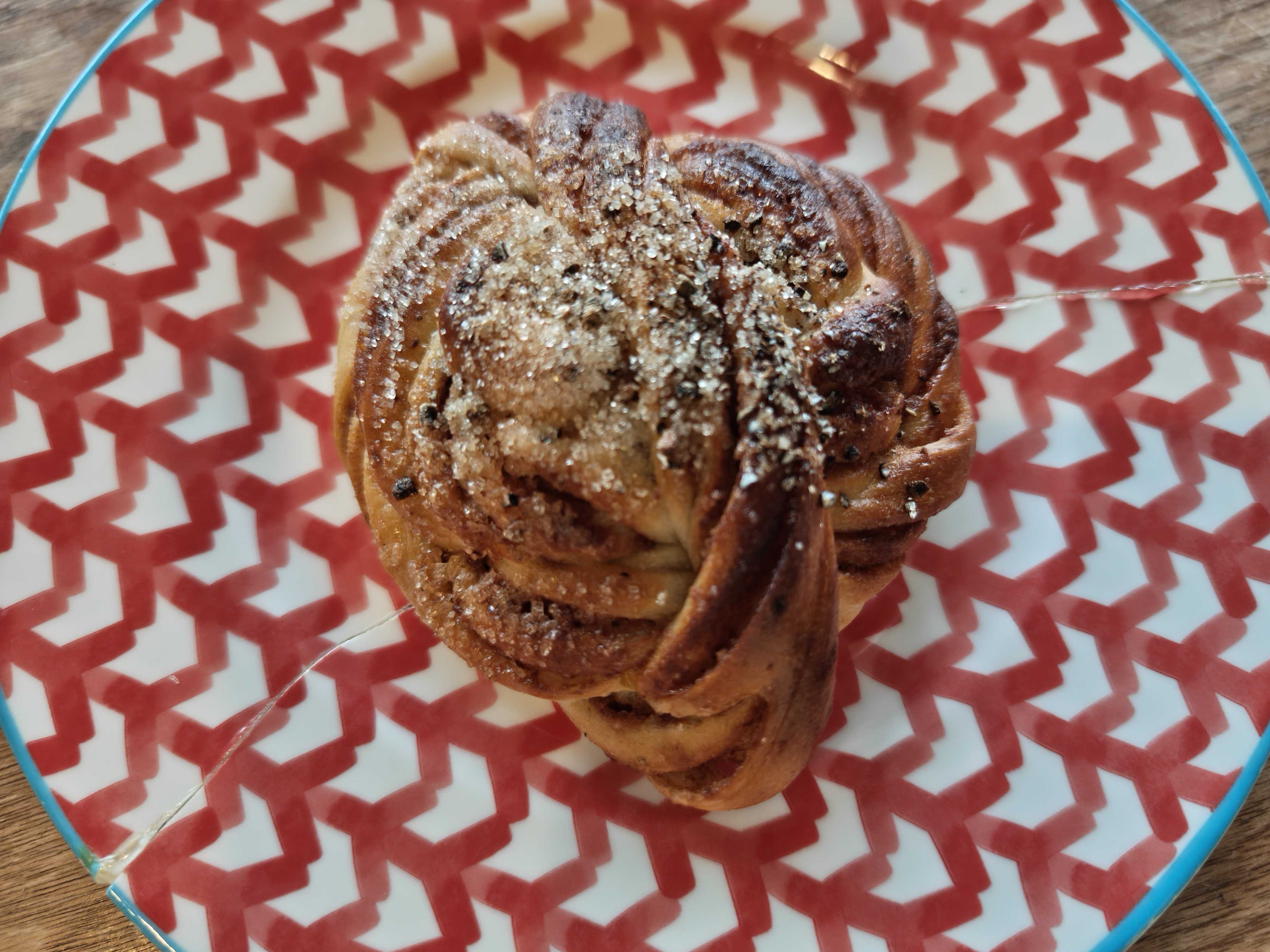 虎ノ門ヒルズ　パン屋　福島屋(FUKUSHIMAYA) 埜屋(noya) カルダモンロール