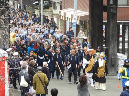 池上本門寺の豆まき