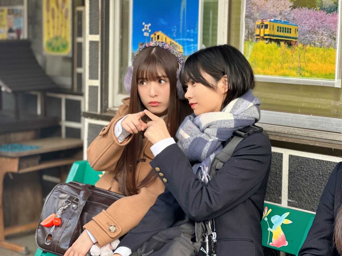 ☆乃木坂46♪「5期生写真集」”小川彩＆中西アルノ”先行カット公開