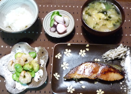 2015.04.14そら豆とえひ?の塩炒め＆魚照り焼き＆タコ酢の物1.jpg