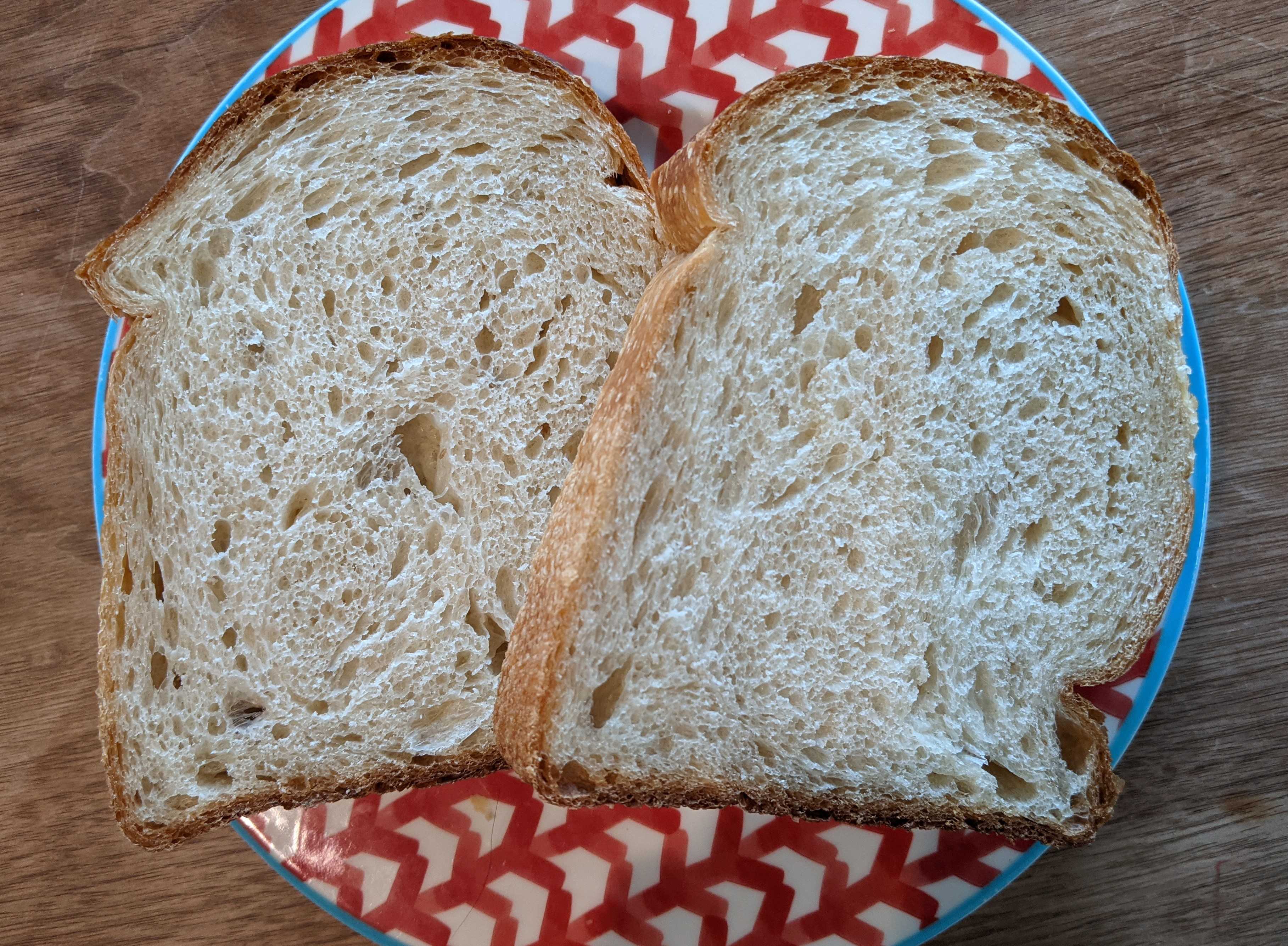 パン屋塩見の通パン 食パンのスライス断面
