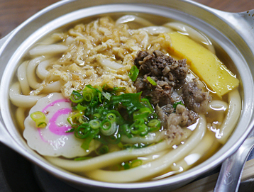 寒い季節にぴったり！お家で楽しむ鍋焼きうどんの作り方 - いのさん