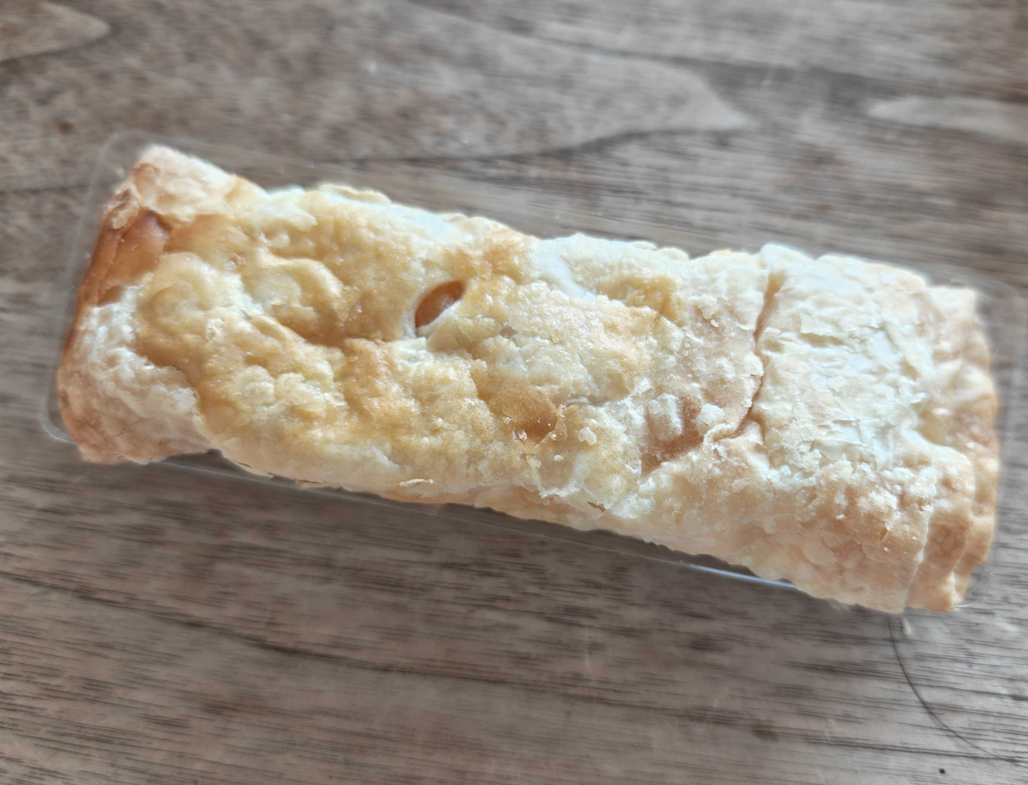 青森県のお土産　ラグノオ パティシエのりんごスティック