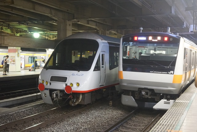 EF210-154牽引 伊豆急 2100系R-5編成 甲種4