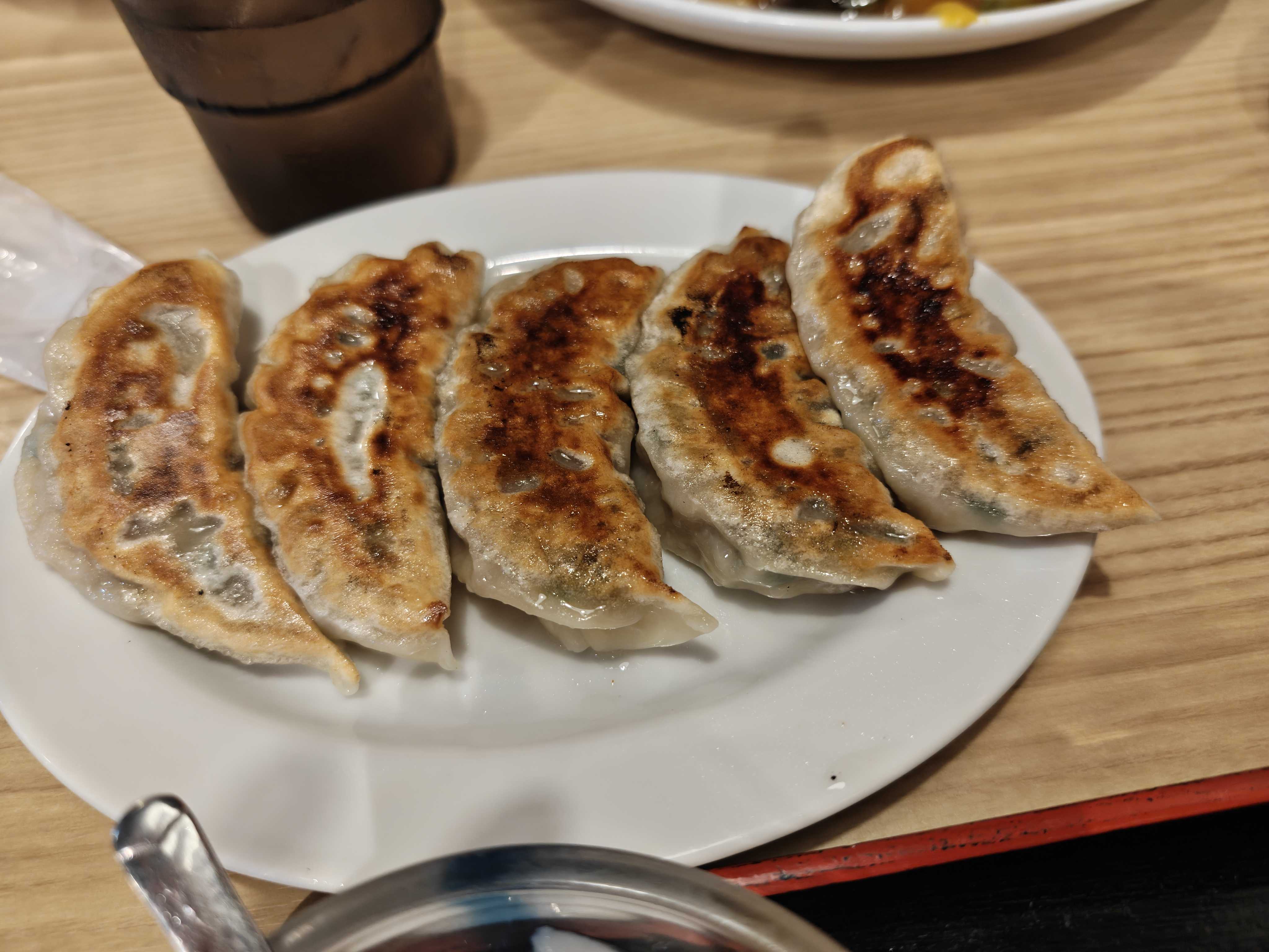 京成本線谷津駅 中華料理 味香園　家族でランチ　焼き餃子