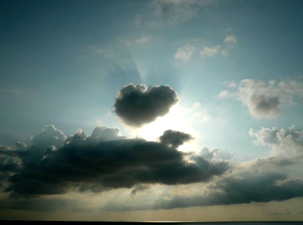 沖縄 空と海と雲 パート１ 荘厳な空のアート F Daily Groovus 楽天ブログ