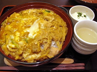 比内地鶏親子丼