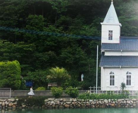 欅坂46 長濱ねるの水面に映る 中ノ浦教会 In五島列島の旅 Ilovecb セレンディピティを求めて 楽天ブログ