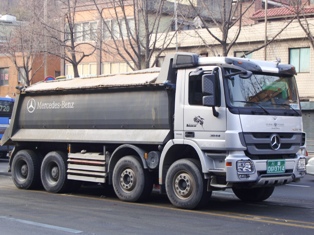 20120214 hongjae overpass being removed 14.jpg