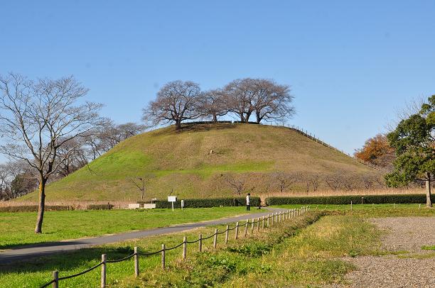 丸墓山古墳