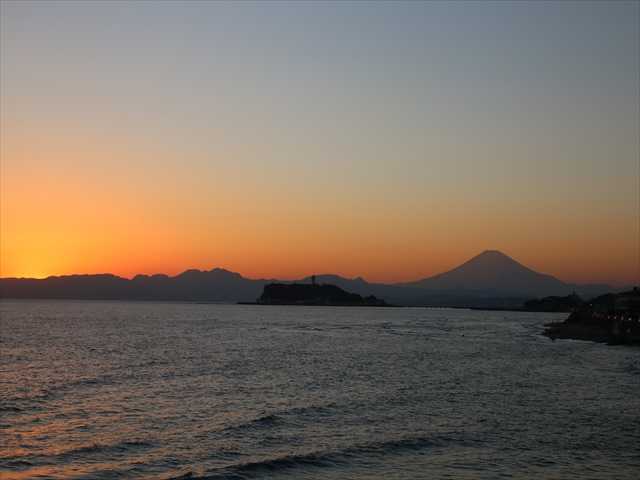 鎌倉の古刹の梅 その8 稲村ヶ崎 七里ヶ浜からの夕陽 茅ケ崎市自転車貸出 14 おじん０５２３のヒロ散歩 楽天ブログ