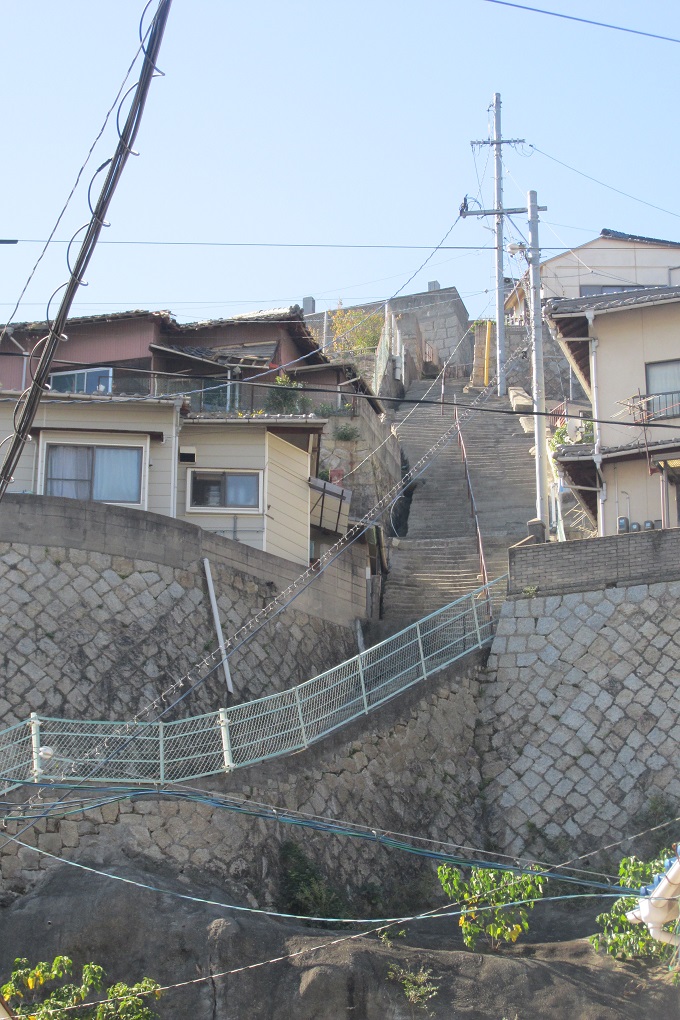 両城の２００階段