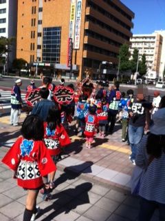 写真１０月１３日三吉神社お祭りお神輿行列1.jpg