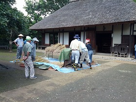 茅葺かえ.jpg