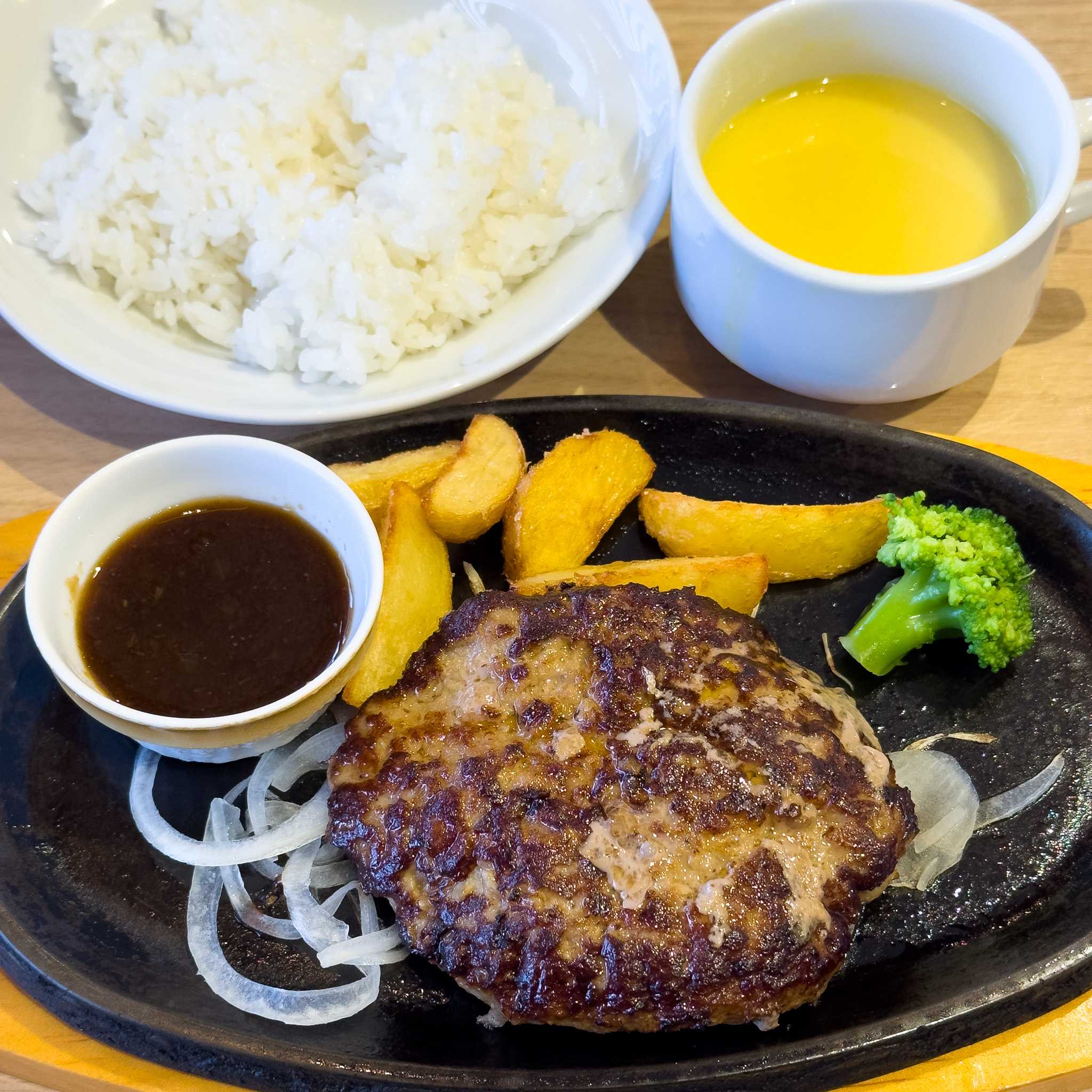 姫路】ビッグボーイ 姫路岡田店：手ごねハンバーグ ランチプレミアム
