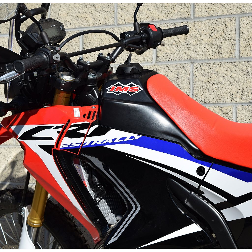 Imsのcrf250l Rallyのビッグタンクが発売されました チャネスポーツの最近あまり呑めなくなったな ブログ 楽天ブログ