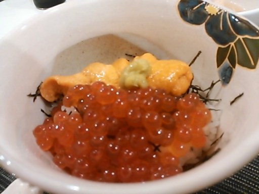 生のえぞばふんウニとイクラ丼