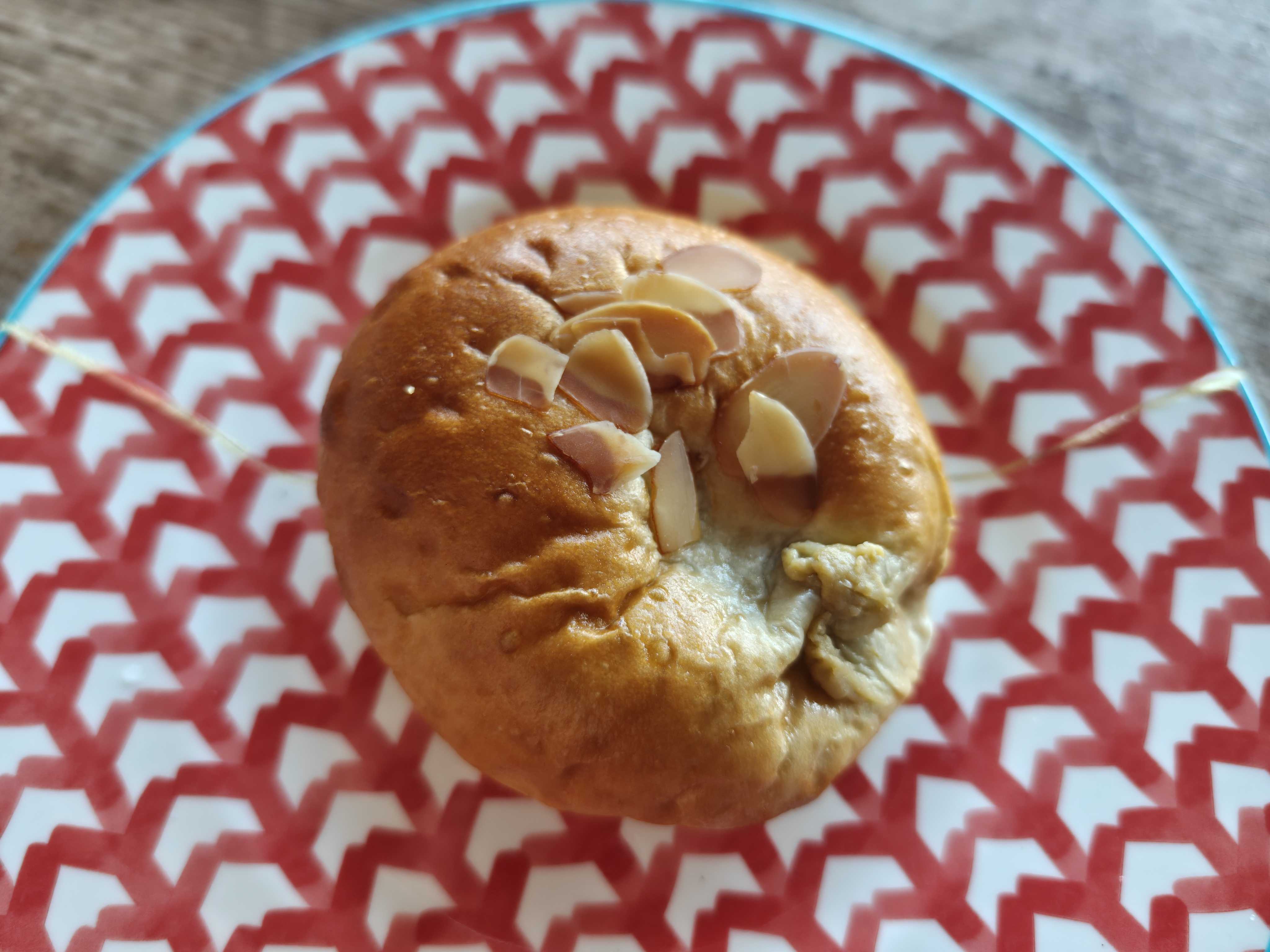 Boulangerie and Cafe Be 十三本店　ロスパン通販　ピスタチオクリーム