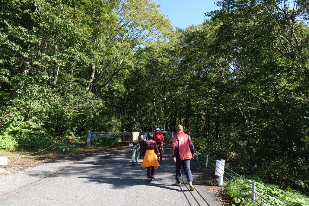 17年 紅葉で大混雑の谷川岳 西黒尾根 天神尾根 田尻尾根縦走 絶景を求めて 楽天ブログ