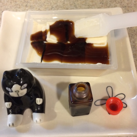 黒蜜かけるわよ。