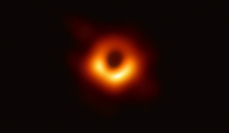 空間の特異点はブラックホール
