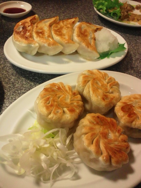 天鴻餃子房_シソ餃子とエビニラ餃子