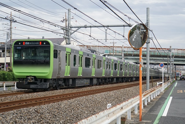EF64 1030牽引 山手線 E235系トウ08編成 配給 & EF64 37送り込み3