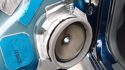 鉛テープを制振テープでカバー