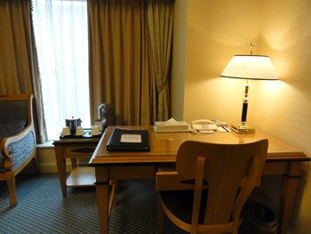 リーガロイヤルタワーウィングデラックスツインデスク