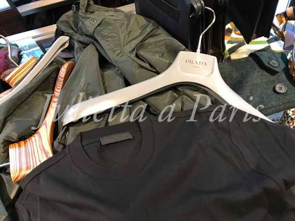 PRADA - PRADA ワンポイント ロゴ バック ZIP ポケット Tシャツ